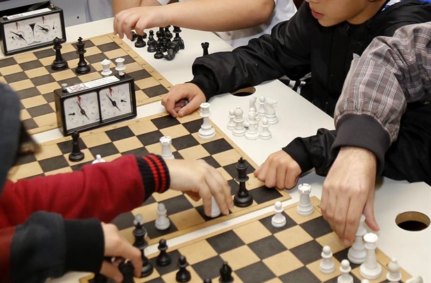 Palácio dos Esportes sedia disputa de Xadrez durante os Jogos Escolas  Municipais